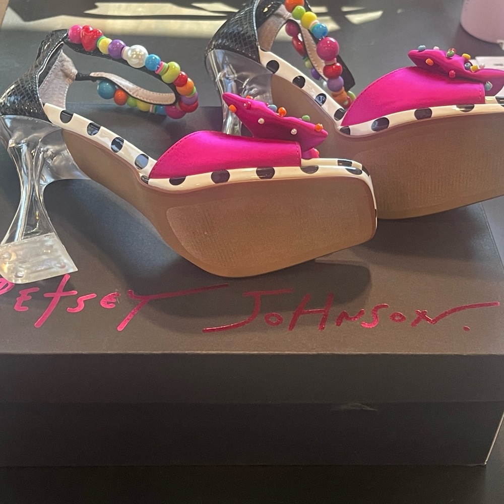 New Betsey Johnson New Almma Multi Color Womens Size 8.5 Stunning gorgeous heels - Picture 3 of 7